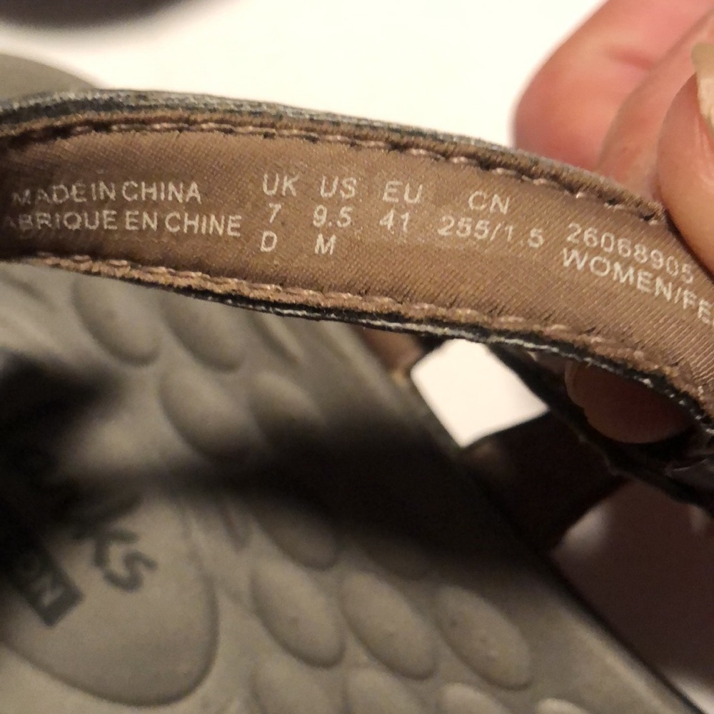 Woman’s Spring Silver Clarks Collection Gray Sand… - image 8